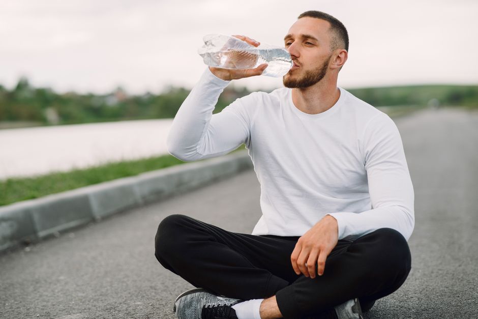 Hydration Timing for Mental Clarity and Mood: When and How Much Water Actually Affects Your Brain