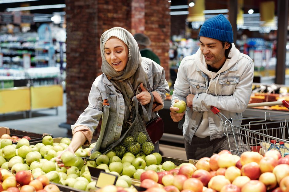 Grocery Shopping for Balanced Nutrition on a Budget: Practical Strategies to Buy Whole Foods Without Waste