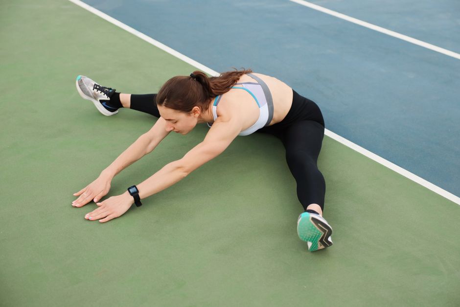 Stretching Routines for Different Times of Day: Morning Wake-Up, Midday Reset, and Evening Wind-Down