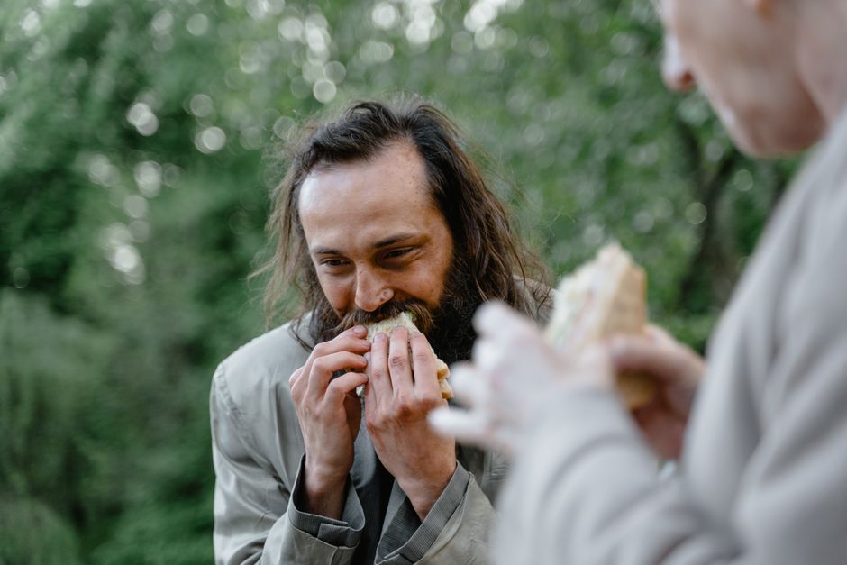 Midday Hunger vs. Genuine Energy Deficit: A Case Study of Four Readers Who Fixed Afternoon Cravings Without Snacking More