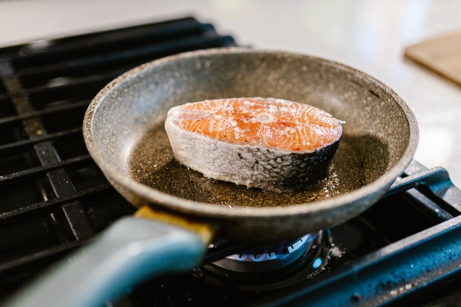 Building Lean Muscle on a Pescatarian Diet: Protein Sources, Meal Timing, and Real Strength Progress