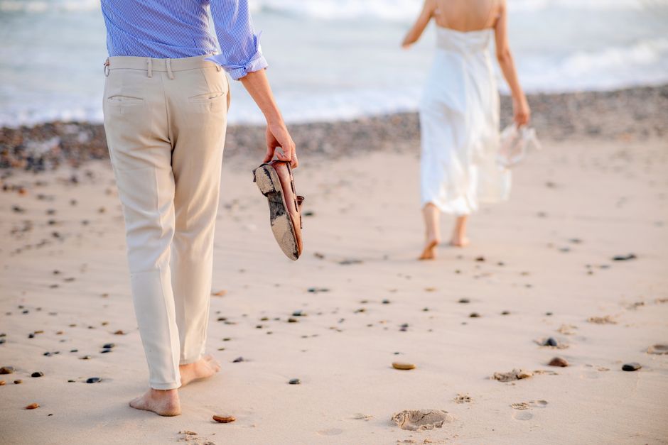 Barefoot Walking vs. Supportive Shoes for Daily Movement: Which Builds Better Foot Strength and Sustainable Habits
