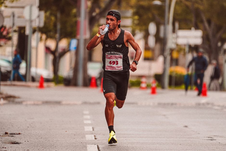Hydration and Athletic Performance: How Water Intake Shapes Strength Training Results and Recovery