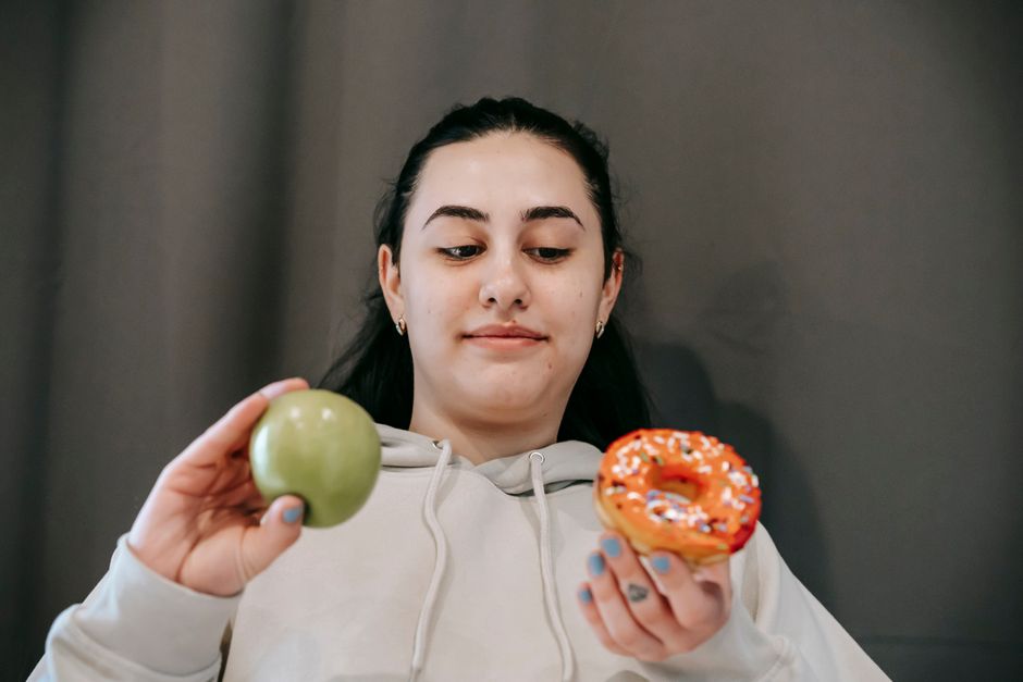Emotional Eating vs. True Hunger: How to Respond With Awareness and Self-Compassion Instead of Judgment