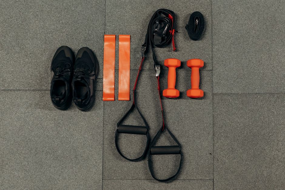 Resistance Bands vs. Dumbbells for Home Strength Training: Which Tool Builds Muscle Better on Your Budget and Space