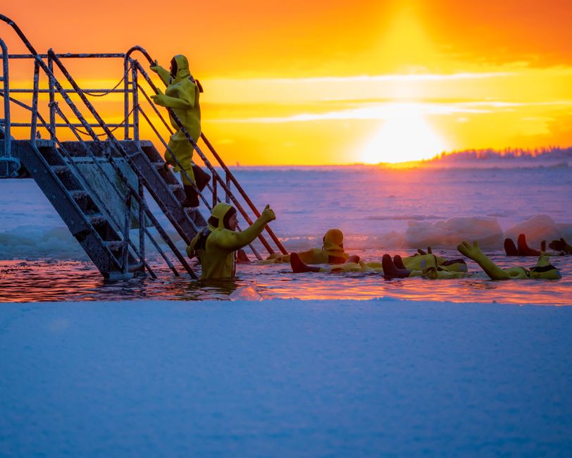 Cold Exposure and Mental Resilience: A Review of Sauna, Cold Plunges, and Contrast Therapy for Stress Recovery