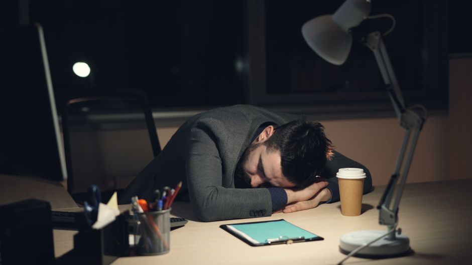 Protein Timing for Night Shift Workers: Eating Schedules That Support Sleep and Energy on Flipped Schedules