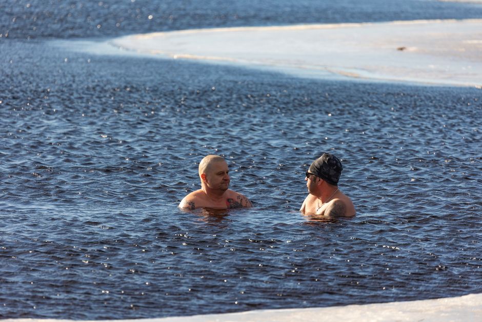 Building Emotional Resilience Through Cold Water Exposure: Why Temperature Stress Works for Your Nervous System