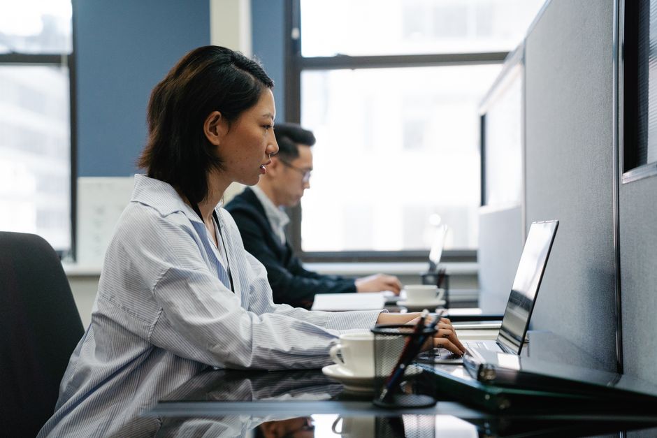 Nine Mobility Exercises for Desk Workers: Reverse Sitting Stiffness in Just 10 Minutes