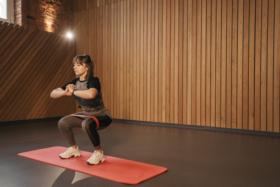 Strength Training Mistakes That Slow Progress at Home: What Beginners Actually Miss
