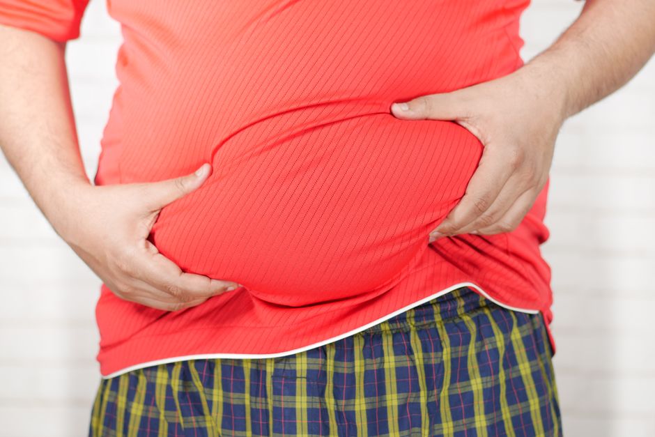 Digestive Bloating From Hydration Timing: Why Drinking Water With Meals Feels Different Than Between Them
