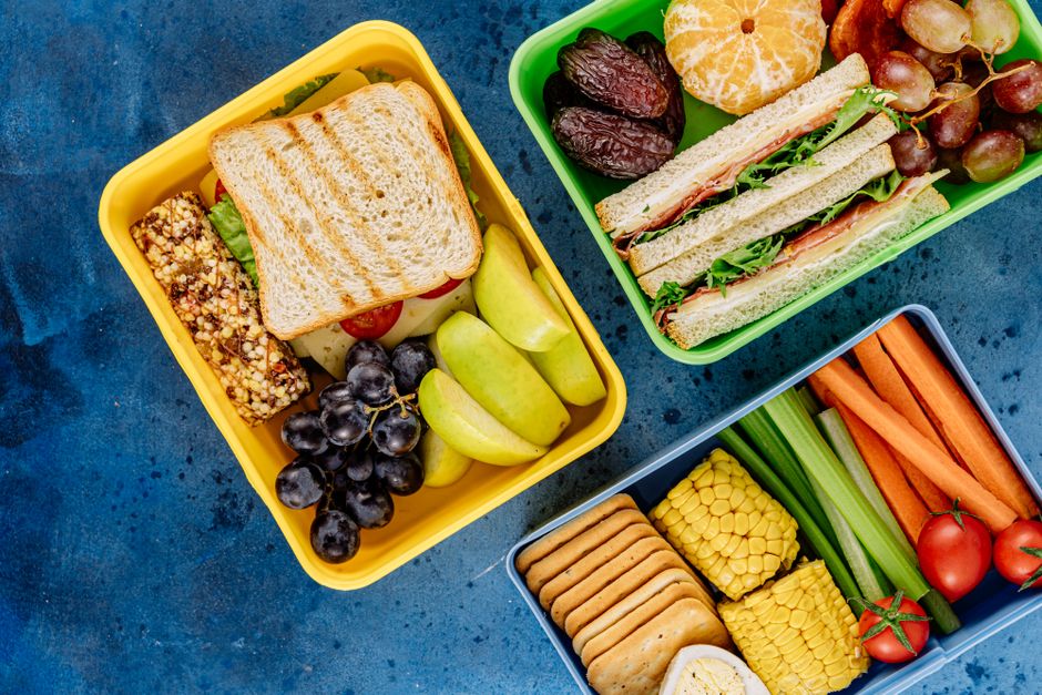 Building a Balanced Lunch That Survives Afternoon Slumps: Protein, Carbs, and Timing That Actually Keep You Alert