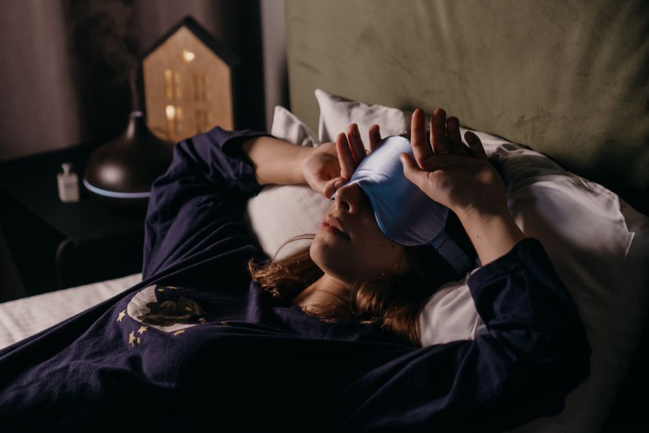 Morning Hydration vs. Evening Hydration: Which Timing Actually Shapes Your Energy, Digestion, and Sleep