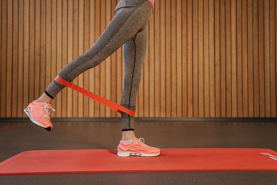Home Leg Strength Without Equipment: Progressive Bodyweight Drills That Build Power for Stairs, Walking, and Daily Life