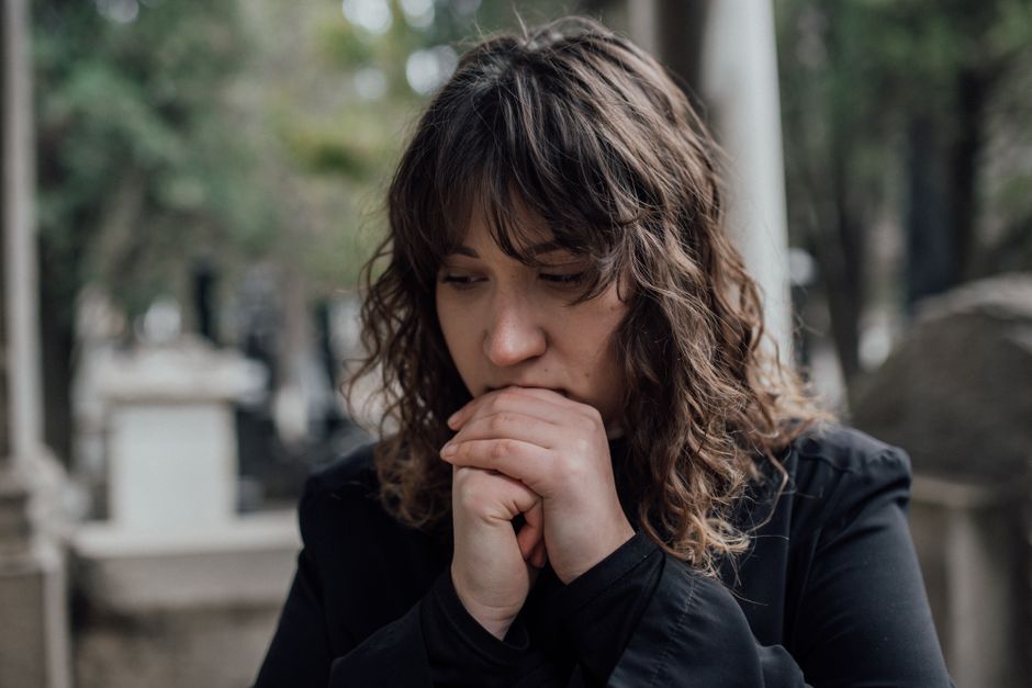 Grief and Your Appetite: Why Emotional Loss Disrupts Hunger Signals and How to Nourish Yourself When Food Feels Pointless