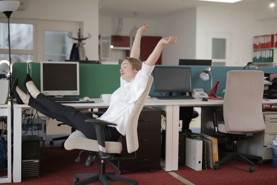 Why Your Hands Feel Numb After Desk Work and How Neck Stretches Reverse It